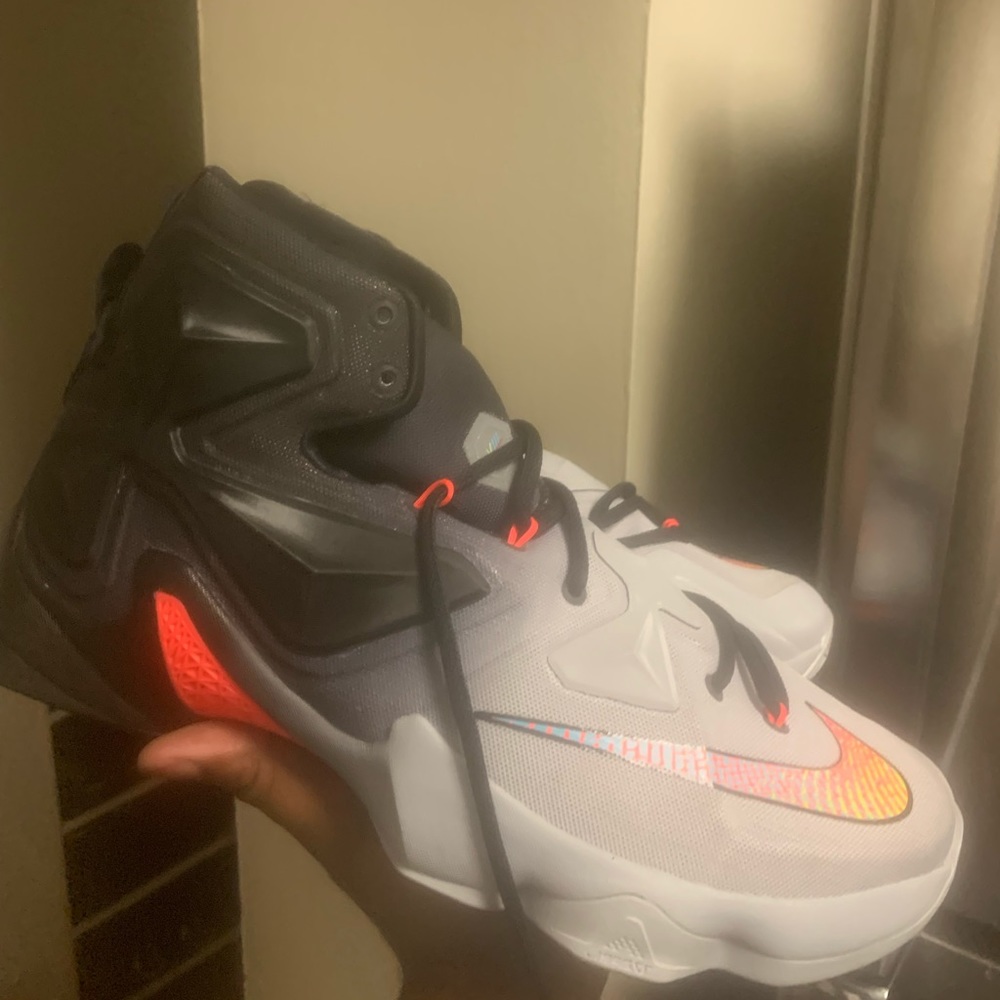 Nike Lebron 13 wolf grey